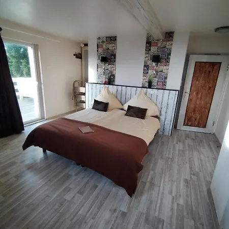 فندق Hotel Am Vulkanberg *