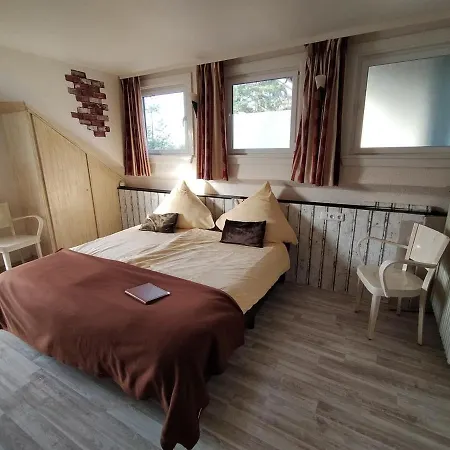 Hotel Am Vulkanberg فندق