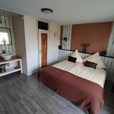 فندق Hotel Am Vulkanberg ماندرشايد